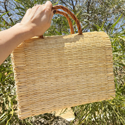 handwoven plain basket | medium